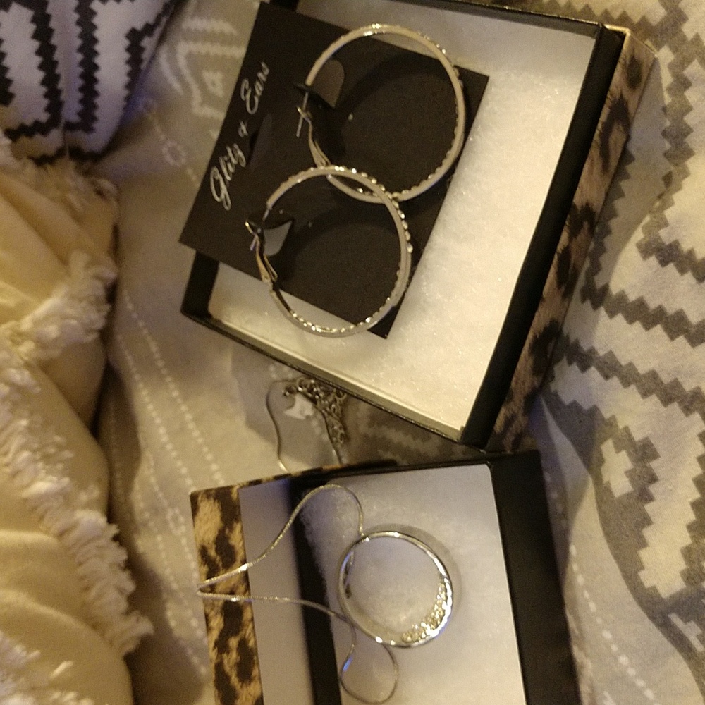 NWT fashion jewelry set